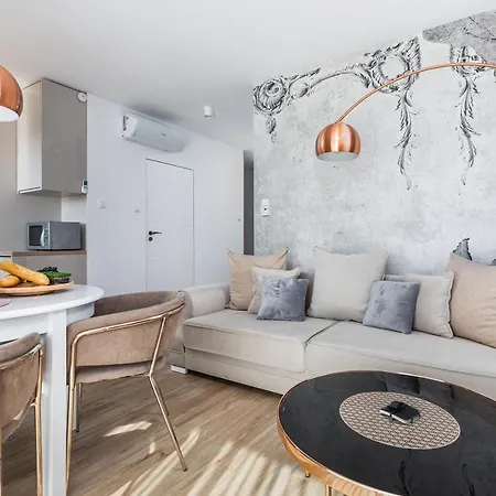 公寓 Allure Apartment Golden Harbour By Renters Prestige *