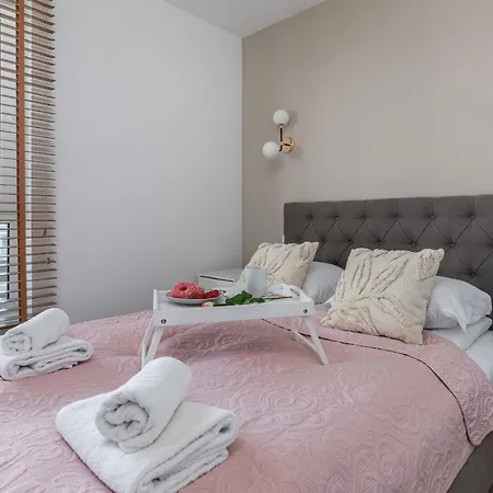 Allure Apartment Golden Harbour By Renters Prestige 公寓 *