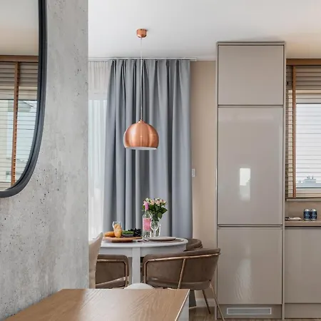 Allure Apartment Golden Harbour By Renters Prestige * 科沃布热格