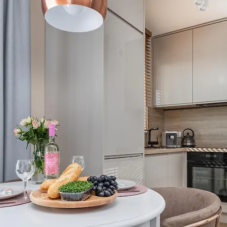 Allure Apartment Golden Harbour By Renters Prestige